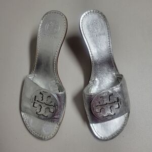 Tory Burch Aerin Silver Metallic Leather Logo Kitten Heel.